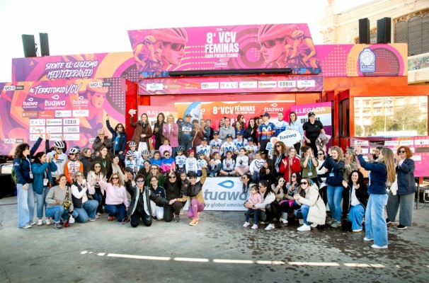 El ‘Desafío Yo sí que voy’ bate su récord con más de un centenar de mujeres arropando a la campeona de la 8ª VCV Féminas-GP Tuawa 