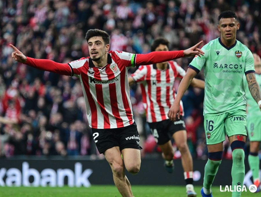 Arriaga, tras ser examinado por su golpe en Bilbao, regresa a València con el alta médica