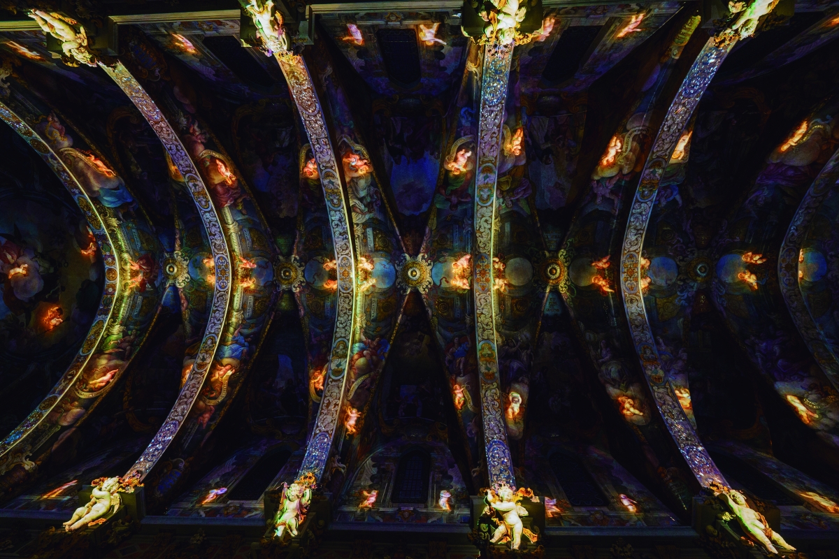 El proyecto inmersivo fusiona historia, arte y tecnología avanzada para iluminar la iglesia de San Nicolás de Bari. - Global Menta El proyecto inmersivo fusiona historia, arte y tecnología avanzada para iluminar la iglesia de San Nicolás de Bari.