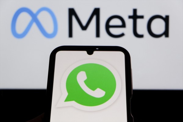 Bruselas acusa a Meta de violar las reglas de competencia por vetar WhatsApp a proveedores rivales de IA