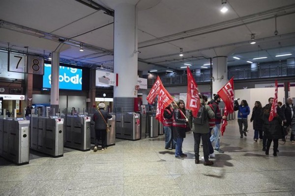 Los sindicatos desconvocan la huelga de ferrocarril activa desde este lunes