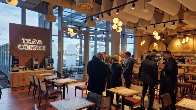 El aeropuerto de Alicante-Elche abre el primer 'pub' en España de la cadena británica 'Wetherspoon'