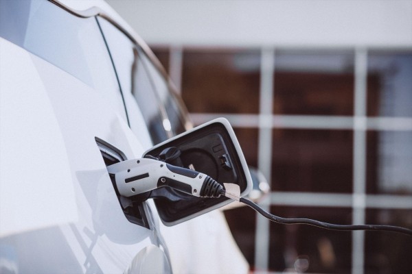 Transportes licita contratos para ocho áreas de servicio con recarga eléctrica por 94,5 millones, una en Valencia