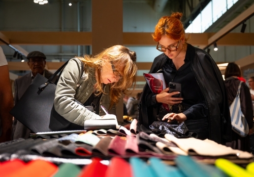 Las firmas de componentes para el calzado acuden a Lineapelle Milán para la colección primavera-verano 2027