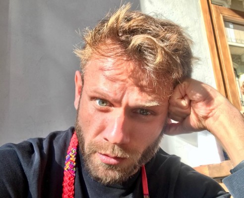 Mariano Moreno gana la categoría 'Diseñadores Emergentes' en la primera edición del certamen regional ‘Meet Fashion Impulsa’
