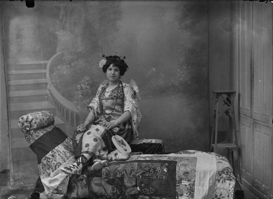 Así se disfrazaban los murcianos hace un siglo: el AGRM ilustra con antiguas fotografías el Carnaval