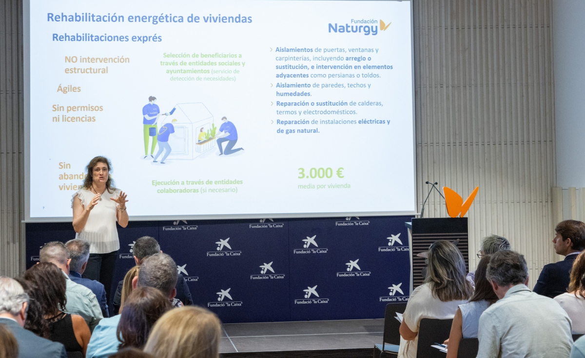 Ester Sevilla, directora de Proyectos Sociales e internacional de Fundación Energy durante un encuentro informativo.