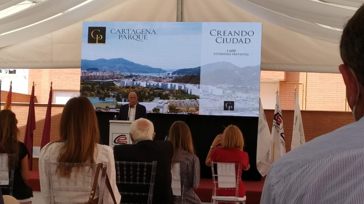 Unicaja sigue engordando la fortuna del murciano Tomás Olivo con otros 41,7 millones de euros en dividendos