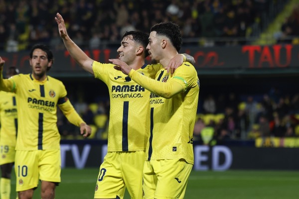 El Villarreal golea y recupera la sonrisa a costa de un Espanyol que fue de más a menos