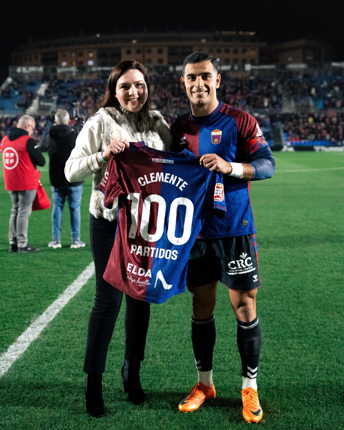 Jesús Clemente cumple 100 partidos como jugador del Eldense
