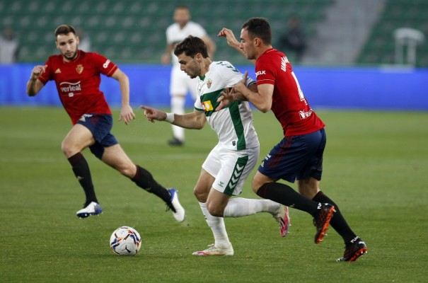 El Elche CF no conoce la victoria en Primera sobre el CA Osasuna en el Martínez Valero
