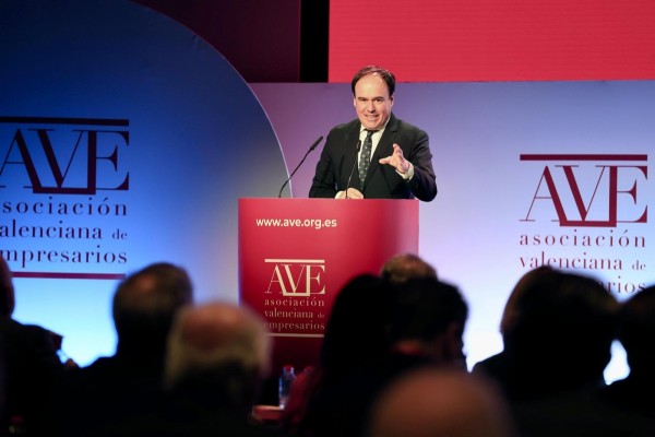 Llorca anuncia una nueva bonificación fiscal en la sucesión de empresas si es a sobrinos o hermanos