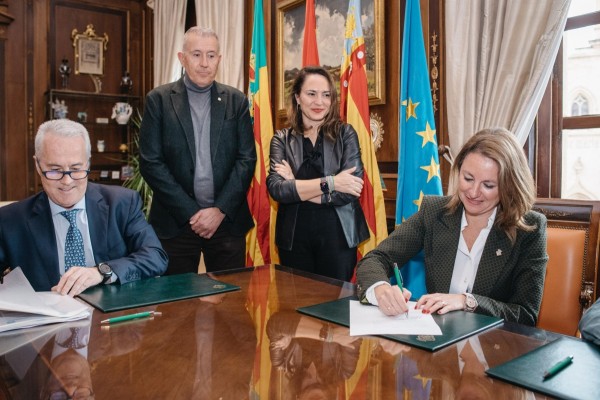 Castelló firma la compra de los terrenos de 50.000 m2 para ampliar el complejo deportivo del Chencho