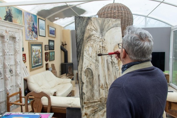 El pintor cartagenero Mikel Heredia, tras dos ictus y una hemiplejia: 
