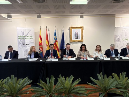 El Colegio de Abogados de Elche pide a la conselleria mayor agilidad en procedimientos y ejecuciones hipotecarias 