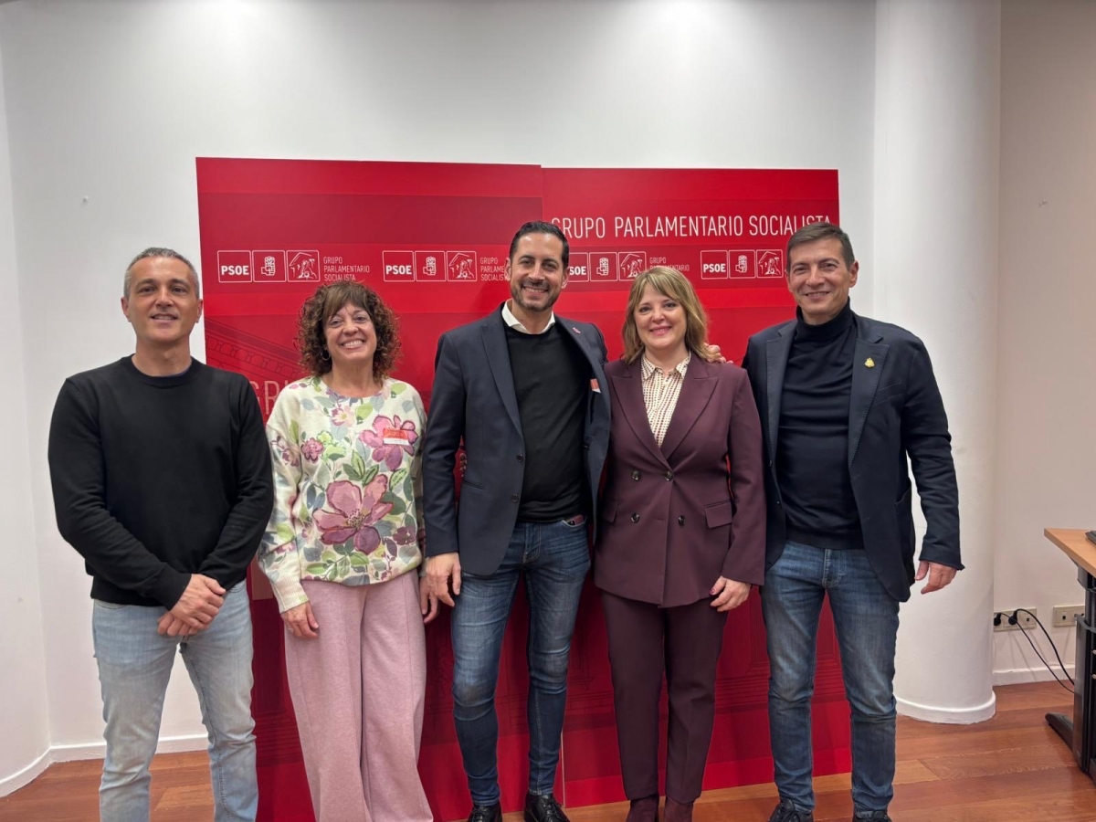 Bielsa (c) junto a Ana González (2d), Vidal (1i), Garrigues (2i) y García (1d), este martes.