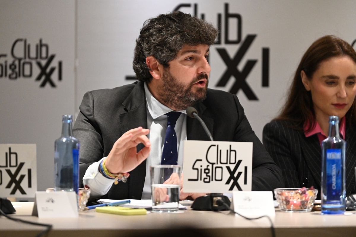 López Miras reivindica en Madrid el modelo de la Región de Murcia como 