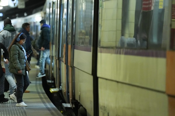 La huelga afecta en la Comunitat Valenciana a 3 trenes de Larga Distancia y 2 de la C-3