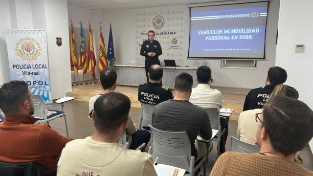 Vila-real reúne a 120 agentes en una jornada sobre la actuación policial ante los patinetes eléctricos