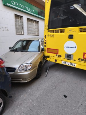 El PSOE denuncia la antigüedad de los autobuses de Murcia después de que uno perdiera los frenos en Churra