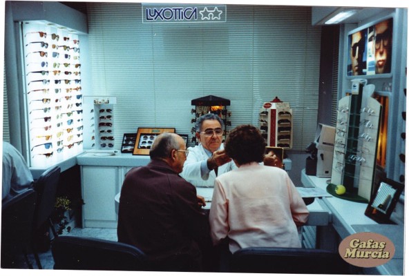Gafas Murcia: el diseño da una nueva vida a 25.000 monturas de los años 70