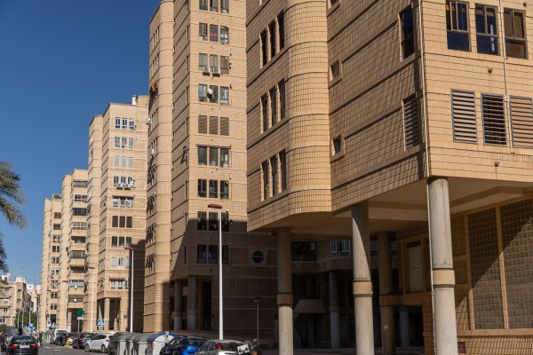 Elche está cerca de superar una tasa de esfuerzo 'razonable' para adquirir una primera vivienda 