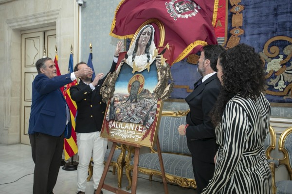 Alicante abre paso a la Semana Santa con un cartel con la imagen de la Santa Mujer Verónica