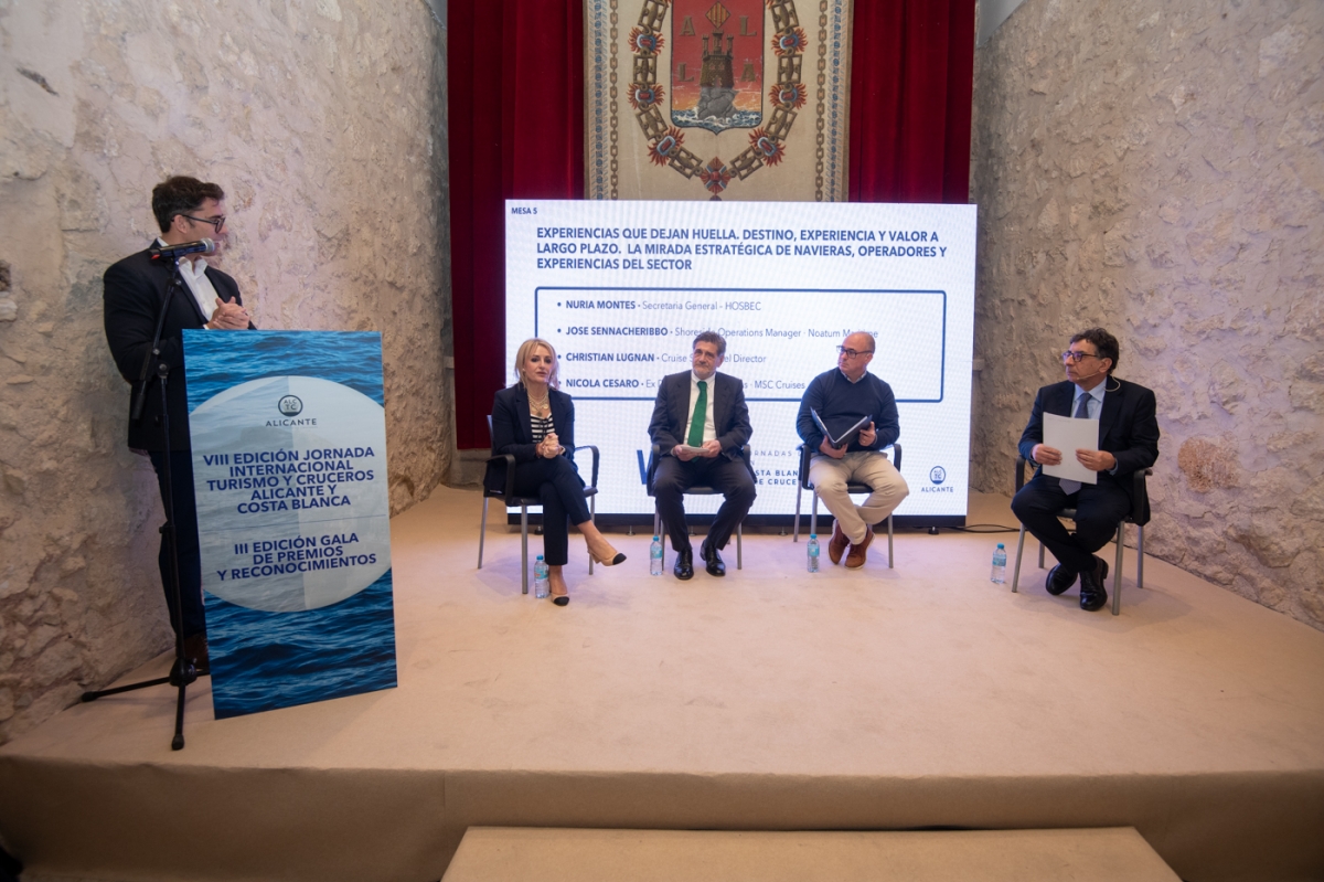 La VIII Jornada Internacional Turismo y Cruceros y III Gala de Premios, en imágenes