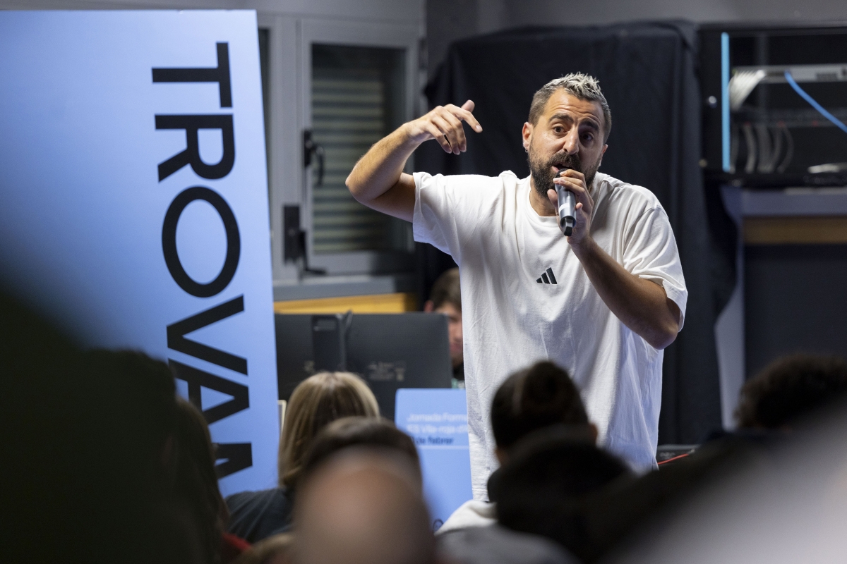 Artur Martínez (La Fúmiga): “En novembre tindré un altre treball i la música haurà sigut el regal de la meua vida”