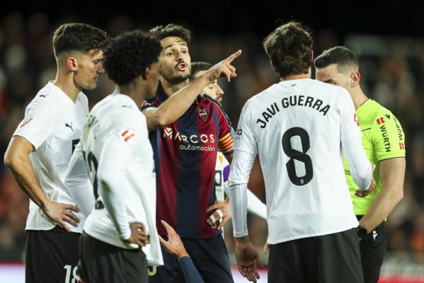 El Levante nunca ha perdido los dos derbis contra el Valencia de una misma temporada