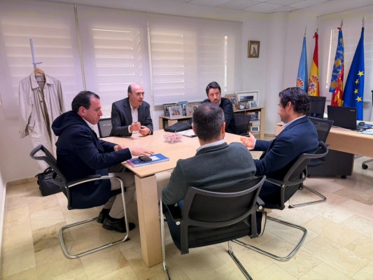 Torrevieja avanza con la Politécnica de Madrid en el diseño de la futura Ciudad Administrativa y abre una vía para modernizar la imagen comercial
