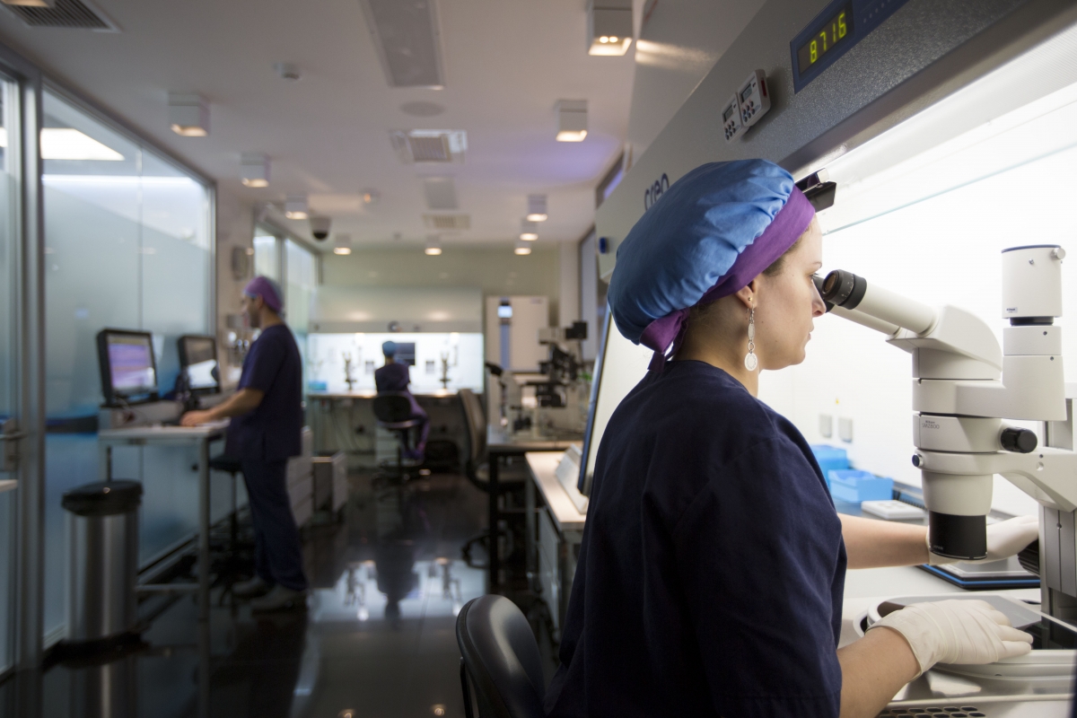 CREA incorpora LIFE Predict en sus tratamientos, la nueva herramienta de IA que revoluciona la selección embrionaria en reproducción asistida