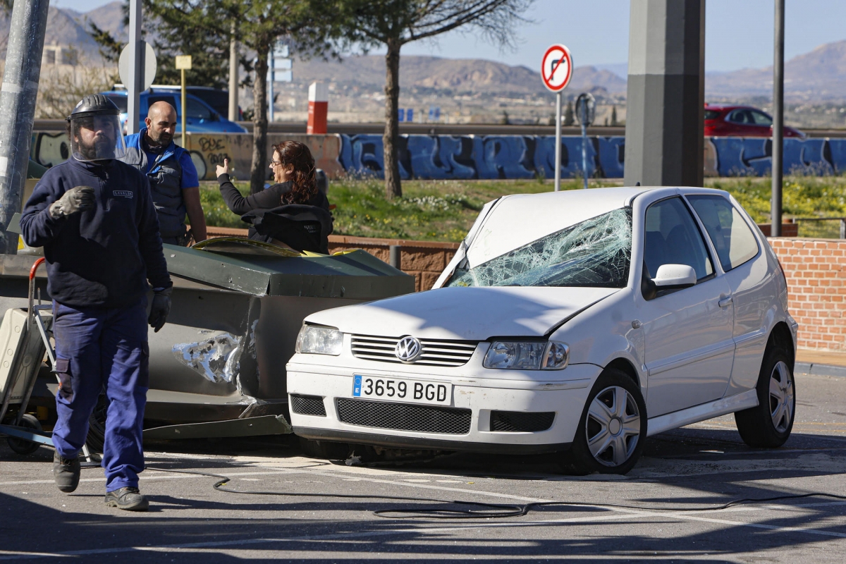 Alicante restringe actividades por el viento: cierre del Castillo, parques y un circo y sin lonas en mercadillos