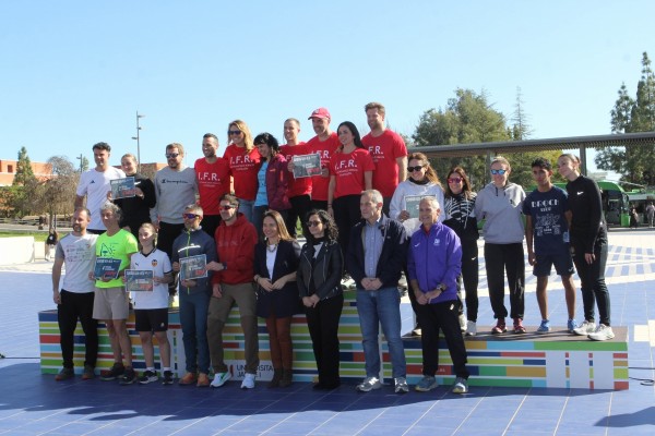 Más de 1.200 corredores participan en el Cross UJI-IES y el CADU de campo a través celebrado en la UJI