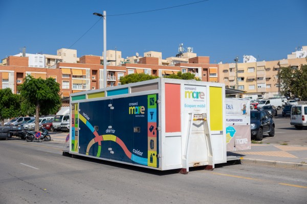 L'Alfàs refuerza el servicio de reciclaje con un ecoparque móvil en el mercadillo