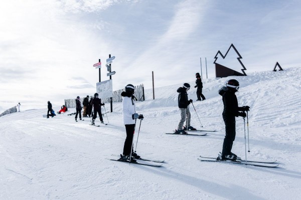 El Carnaval desfila por las estaciones de Andorra llenando los 308 kilómetros esquiables de entretenimiento