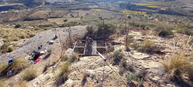 Novelda recupera un antiguo pozo mina en la Serra de la Mola y lo integra en el recorrido del Paraje Natural