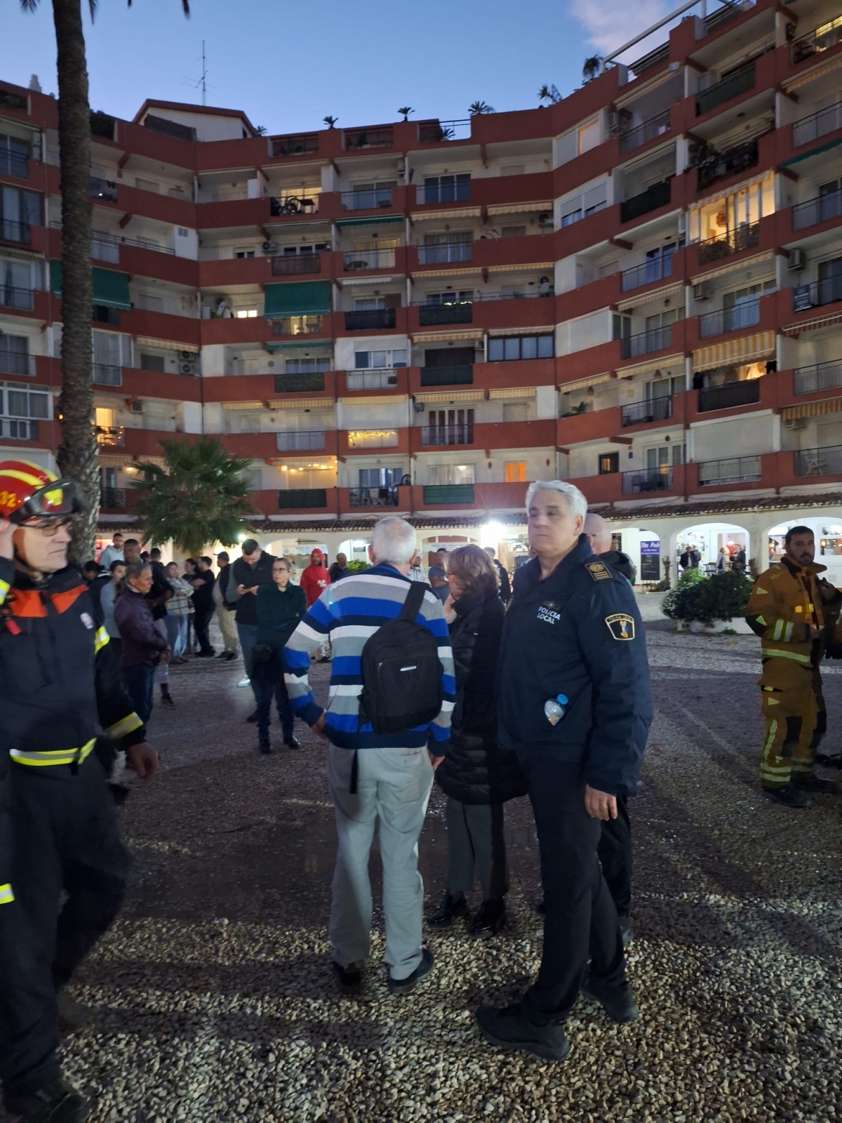 El incendio de una vivienda en Xàbia deja dos muertos y 40 desalojados de un edificio
