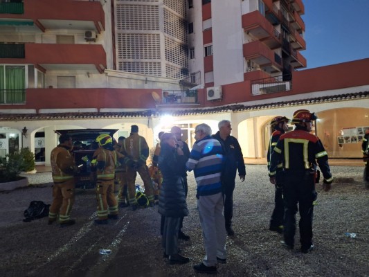 Los afectados por el incendio de Xàbia permanecen realojados en hoteles sin saber cuándo podrán volver a casa