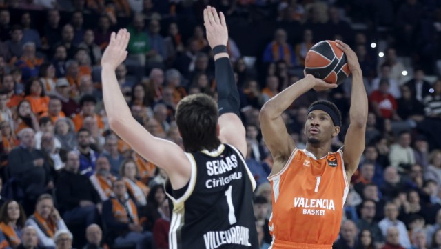 Valencia Basket domina de principio a fin y suma la 18ª en Euroliga