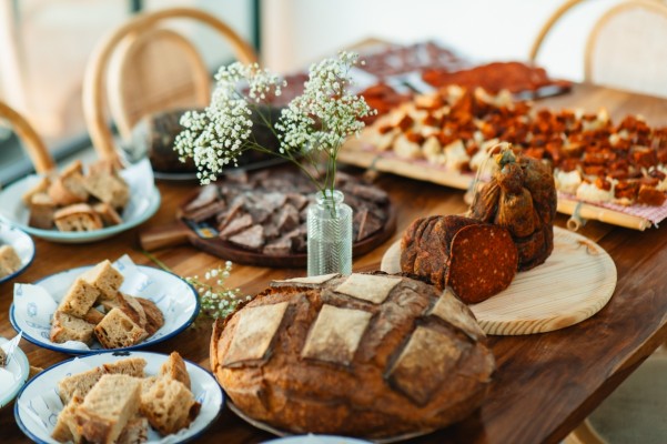 Els Magazinos estrena su temporada de ferias gastronómicas 2026 con “Porc, Pebre i Pebre Roig”, la feria del embutido tradicional de la Marina Alta