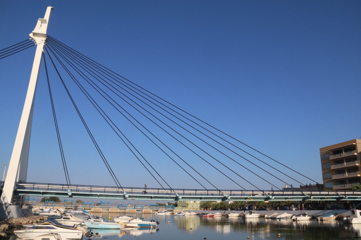 Comarca y empresa | El Perelló y Sueca llegan a un acuerdo para rehabilitar la pasarela con los fondos de reconstrucción Dana