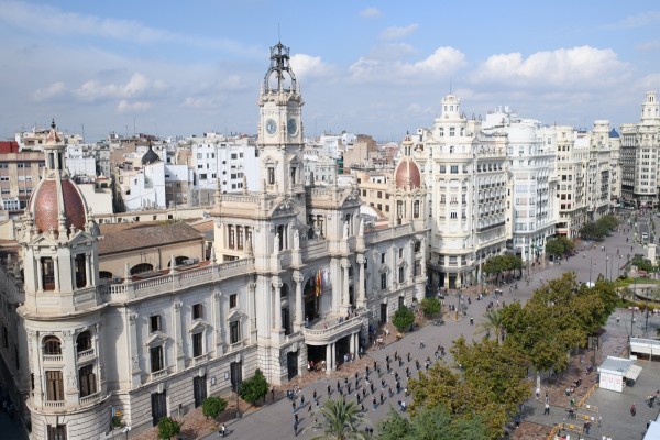 El Ayuntamiento inyecta tres millones de euros al Palau de la Música, deporte y una Cátedra de Emprendimiento