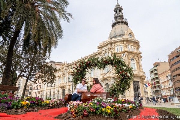 Los bares del centro de Cartagena se llenan por San Valentín, la periferia reclama más protagonismo