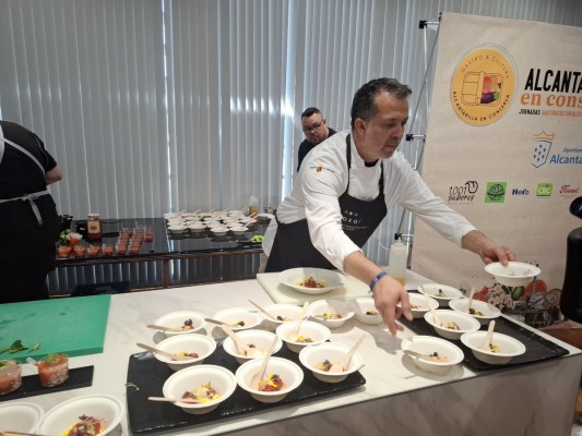 Las jornadas 'Alcantarilla en Conserva' reúne a reconocidos chefs y ofrece actividades gastronómicas y culturales