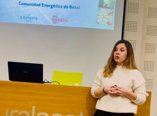 Betxí presenta su primera comunidad energética local con 29 participantes y estudia ampliar el proyecto