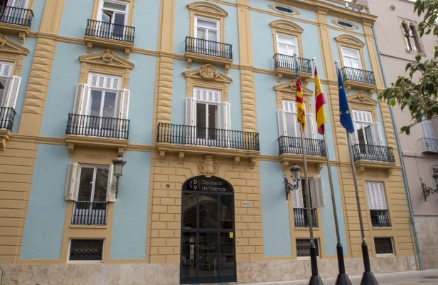 La DiputacióN refuerza el uso del valenciano en el comercio local con una nueva convocatoria de premios