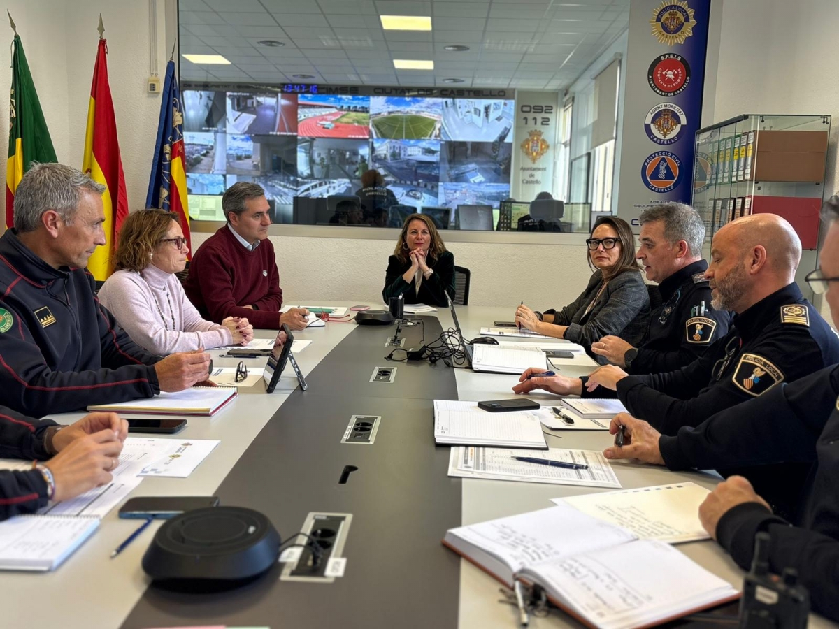 Castelló toma medidas ante la alerta roja por viento: suspende actos y aplaza el Carnestoltes al domingo