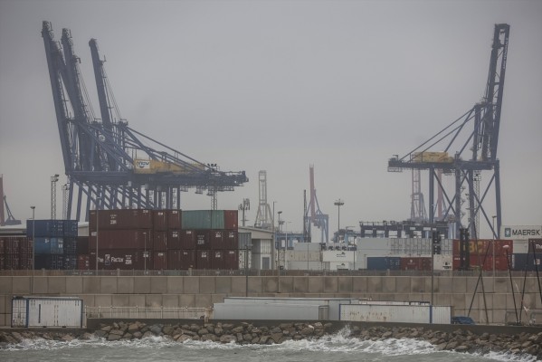 Cierran el puerto de València por las condiciones meteorológicas adversas