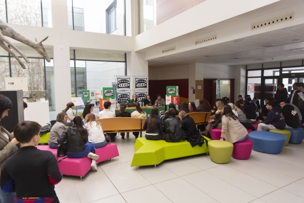 Talleres o contacto con profesionales: los alumnos de Periodismo de la UJI celebran el Día de la Radio